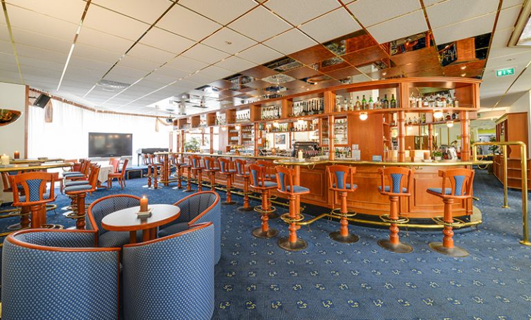Novina hotel suedwestpark nuernberg bar